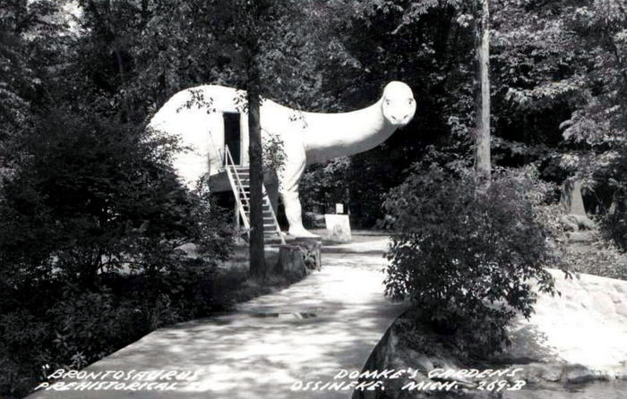Dinosaur Gardens - Brontosaurus